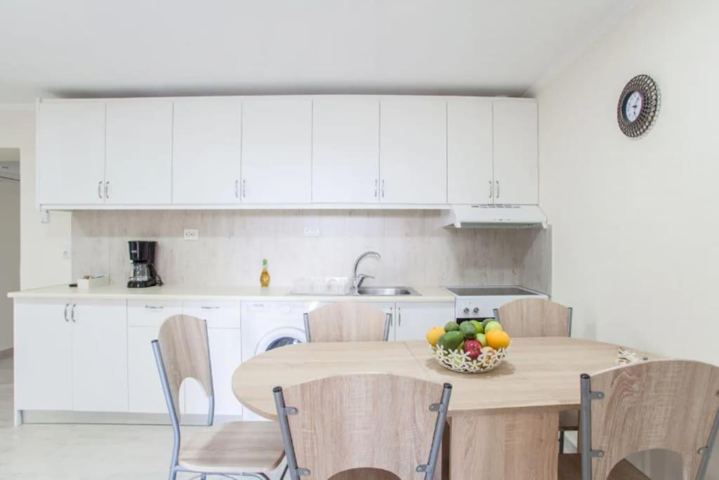 Appartamento Newly Reconstructed Flat 107Sqm! La Canea Esterno foto