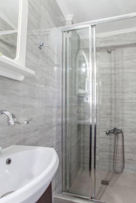 Appartamento Newly Reconstructed Flat 107Sqm! La Canea Esterno foto