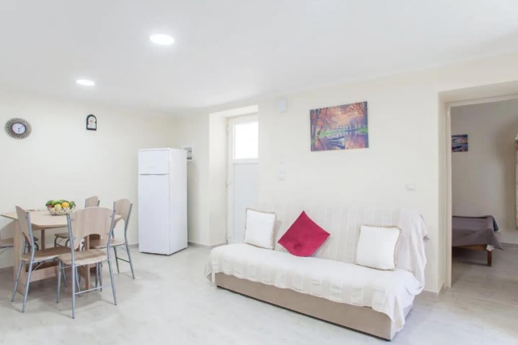 Appartamento Newly Reconstructed Flat 107Sqm! La Canea Esterno foto