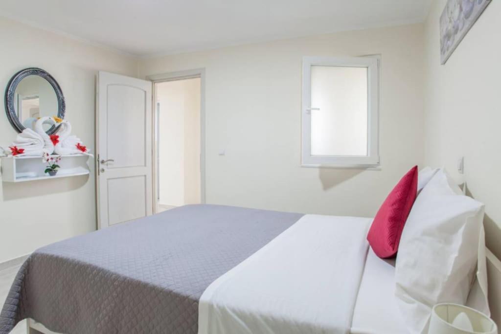 Appartamento Newly Reconstructed Flat 107Sqm! La Canea Esterno foto